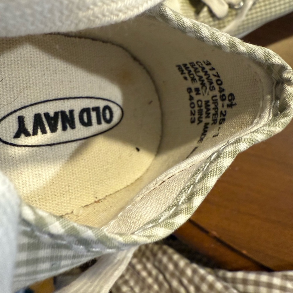 Old Navy Gingham Lace-Up Sneakers - Cream and White - Picture 2 of 8